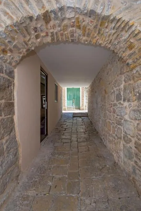 Diva 2,Stylish Old Town Studio Apartment Near Beach Split