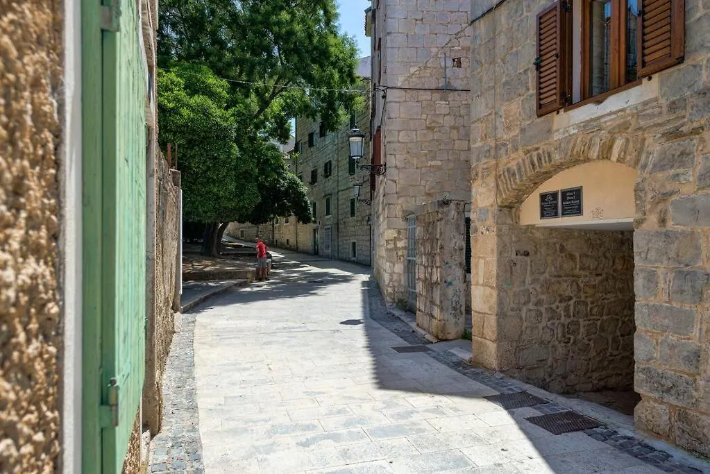 Diva 2,Stylish Old Town Studio Apartment Near Beach Split
