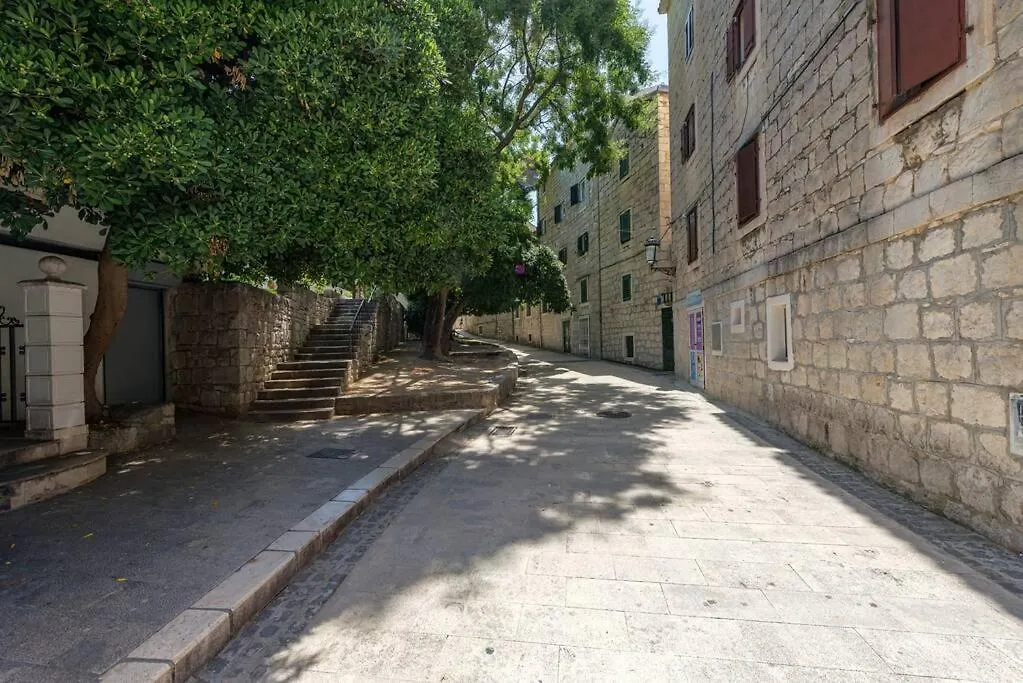 Diva 2,Stylish Old Town Studio Apartment Near Beach Split