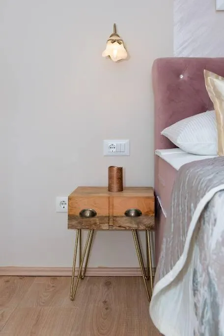 Diva 2,Stylish Old Town Studio Apartment Near Beach Split 0*,